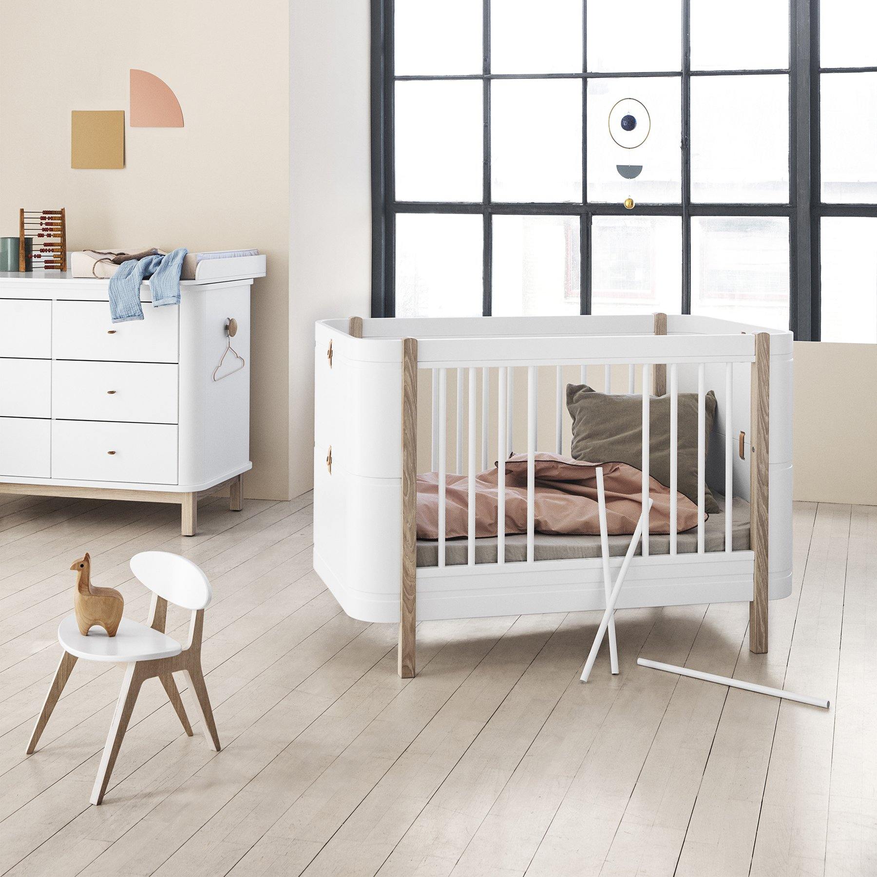 Oliver Furniture Wood Collection Mini+ inkl. Umbauteile Bett 68x122/162 cm, weiß/eiche