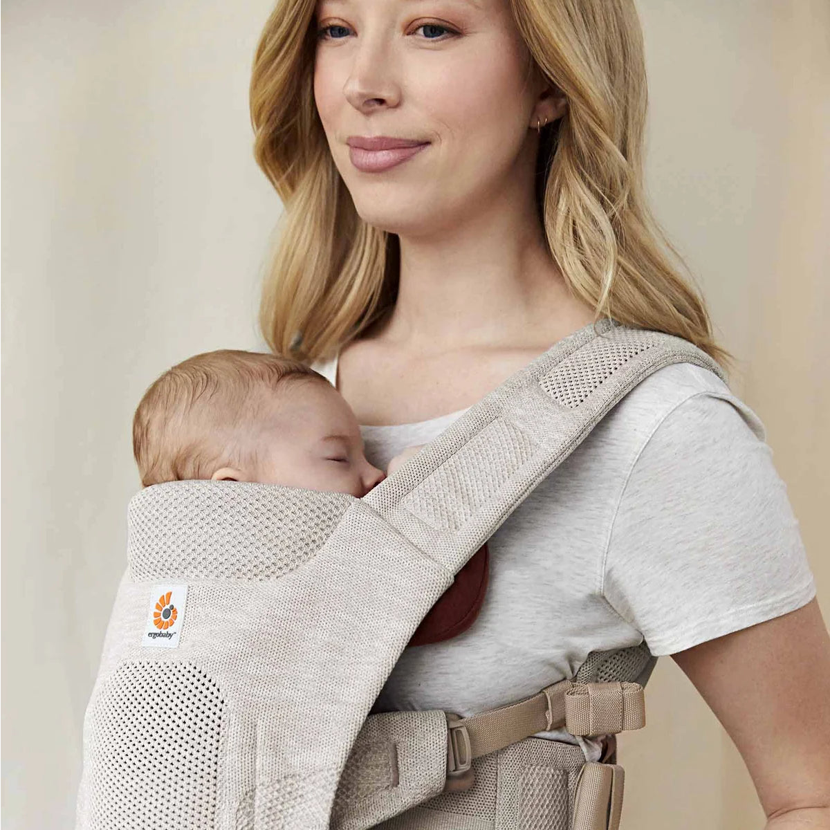 ERGOBABY AERLOOM BABYTRAGE - FORMAKNIT STRETCH sand