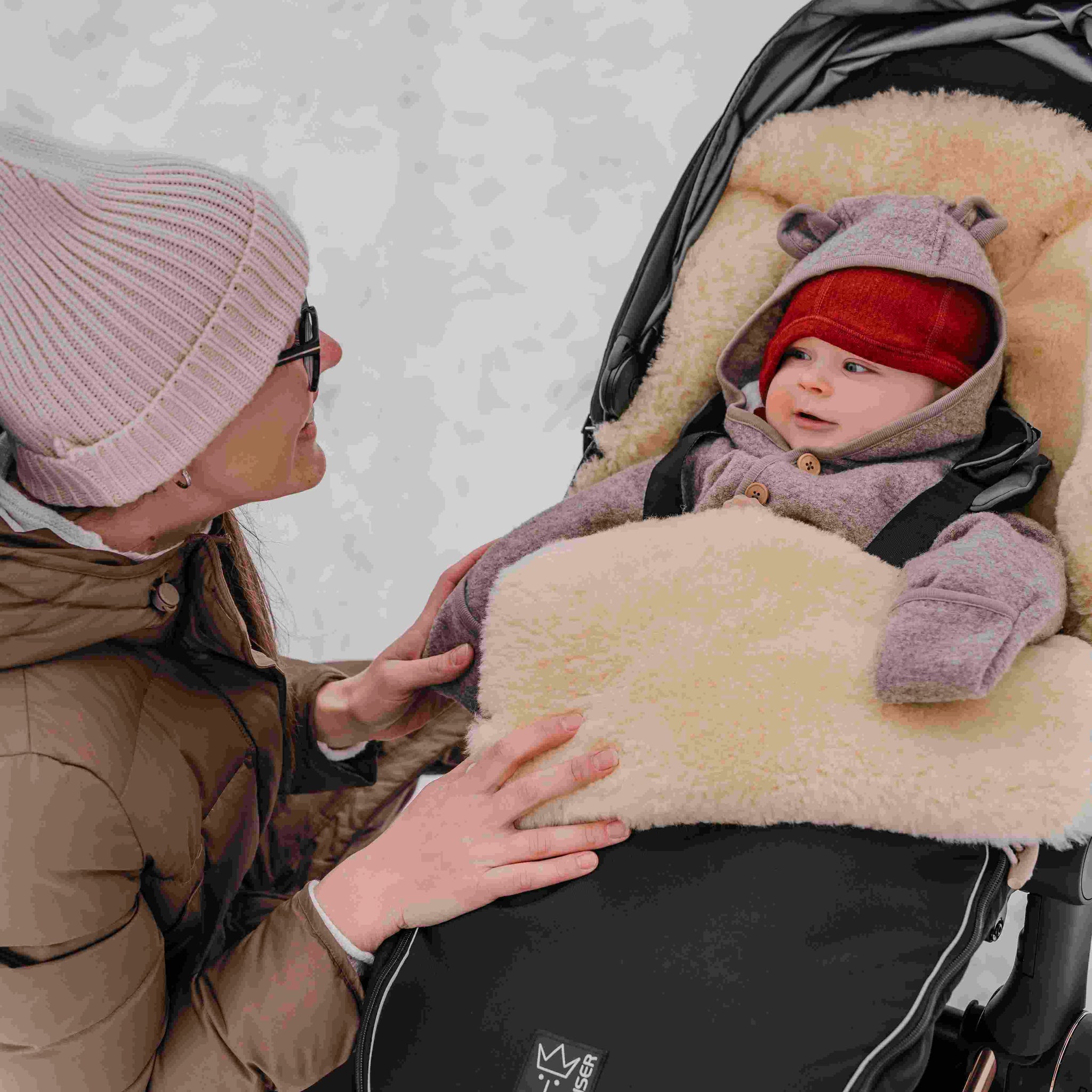 lammfell fußsack fahrradanhänger Kaiser Lammfell Kinderwagen Fußsack black – STEYBE FÜR KINDER