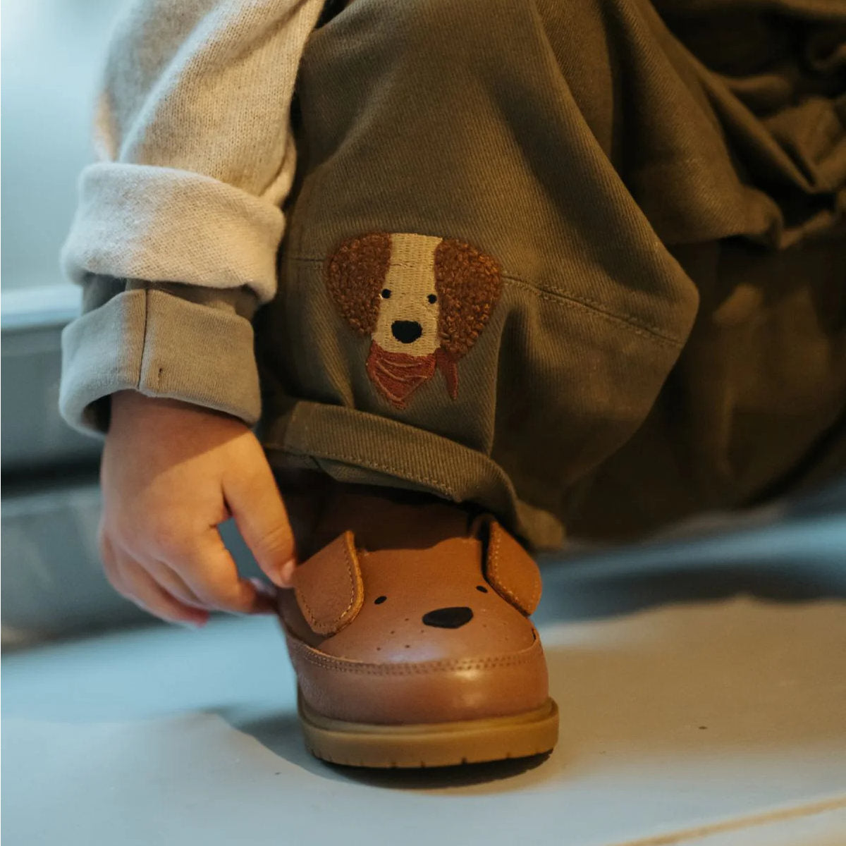 donsje handschuhe Donsje Wadudu Stiefel Dog hazelnut – STEYBE FÜR KINDER
