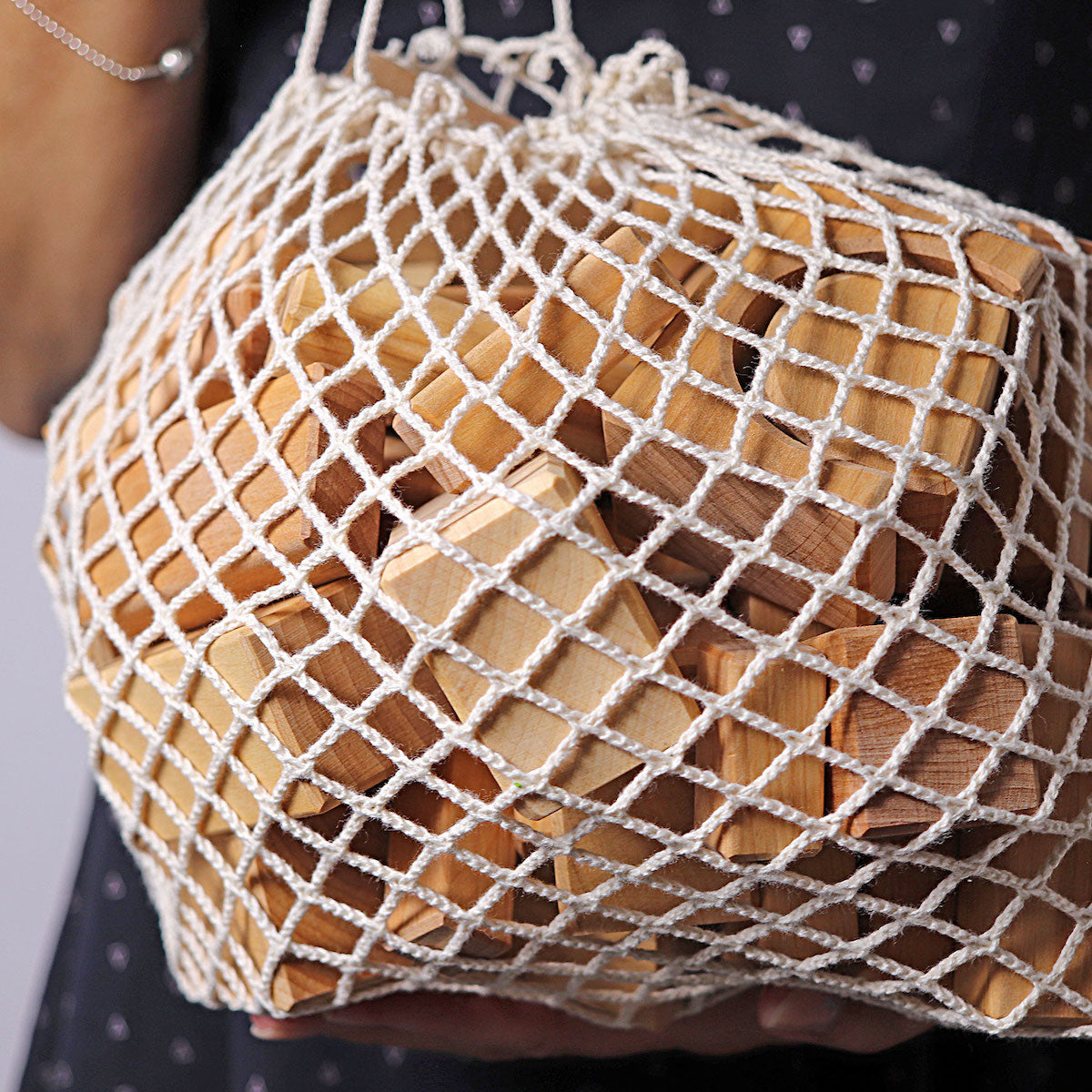 Grimms 60 Bauklötze natur im Baumwollnetz