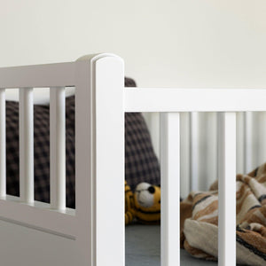 Oliver Furniture Seaside Classic Etagenbett mit schräger leiter