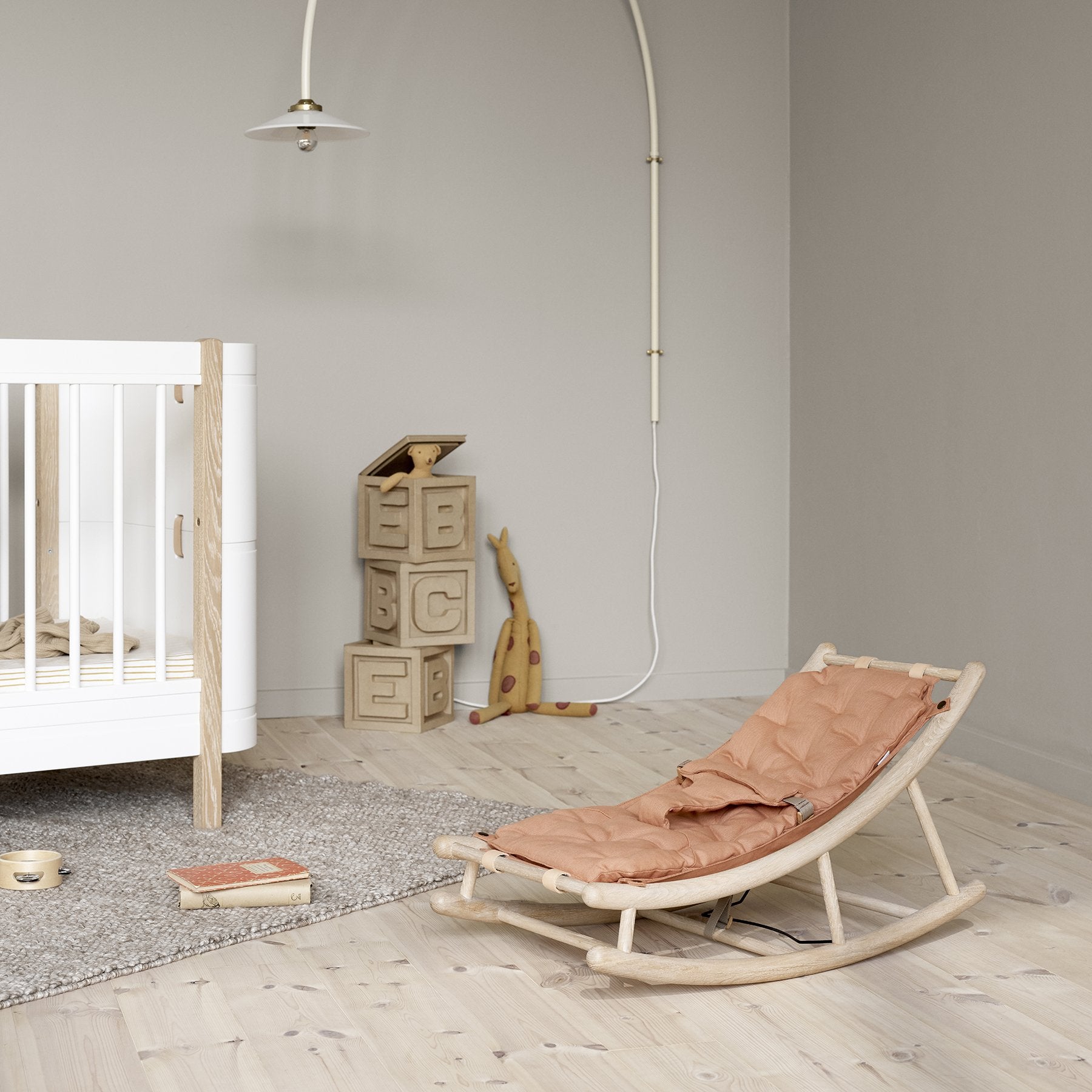 Oliver Furniture Wood Baby- und Kleinkindwippe, Eiche/Karamell