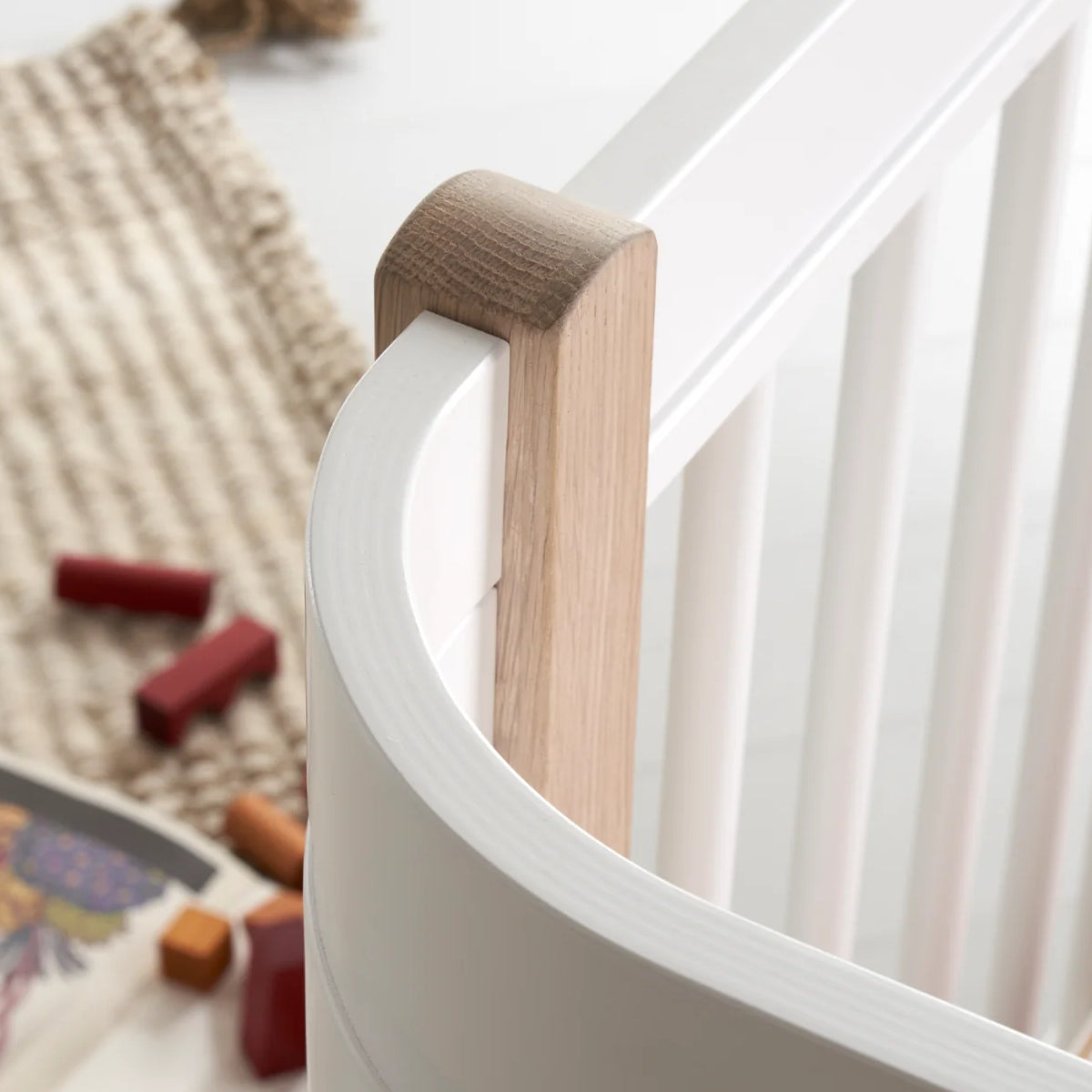 Oliver Furniture Wood mini+ Babybett exkl. Umbauteile weiß/Eiche